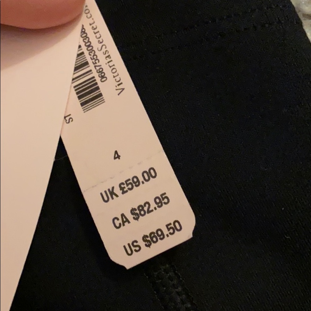 Brand new size 4 Victoria secret yoga pants